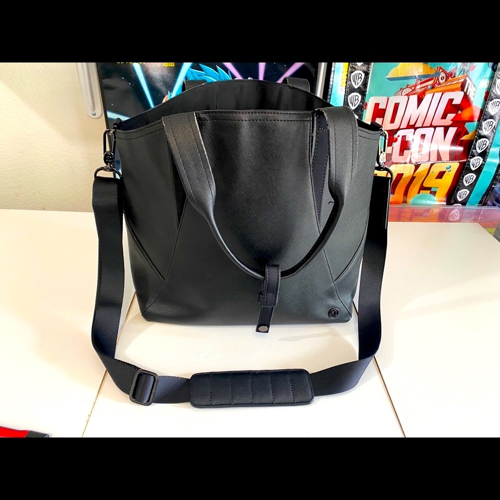 lululemon tote